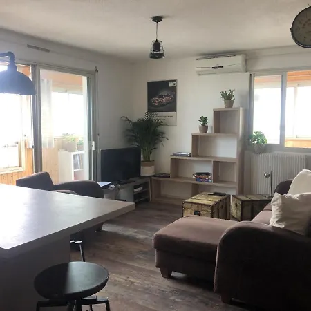 Carnot One Bedroom Apartment *